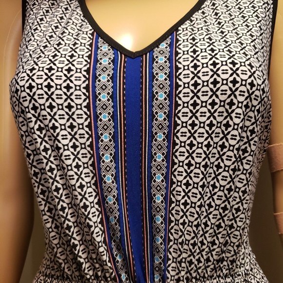 Miami Floral and Patterns Dress - Picture 4 of 6